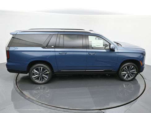 New 2026 Cadillac Escalade ESV Sport image 28