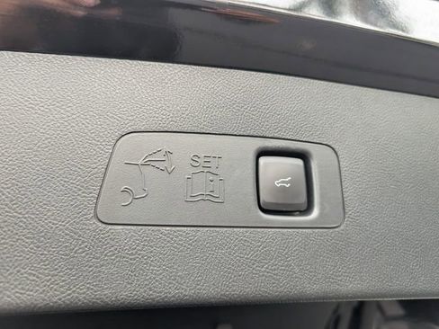 Used 2020 Lincoln Corsair FWD w/ Rear Removable Package Tray image 20