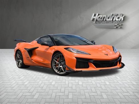 Used 2023 Chevrolet Corvette Z06 w/ Stealth Interior Trim Package RWD image 2