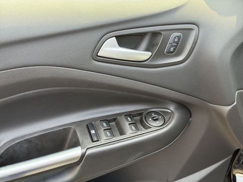 Used 2017 Ford Escape SE FWD image 15
