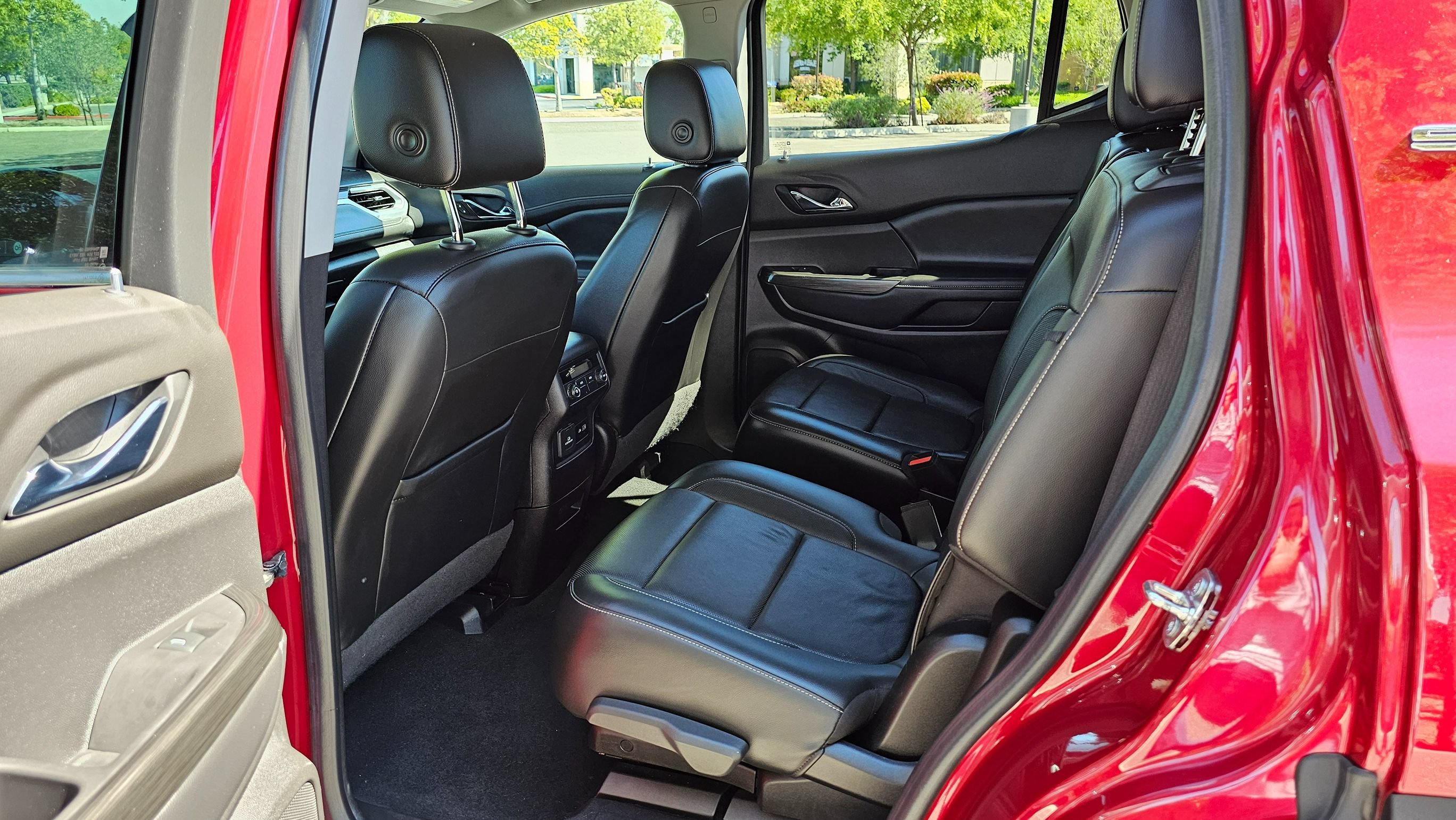Used 2020 GMC Acadia SLT AWD/4WD image 16