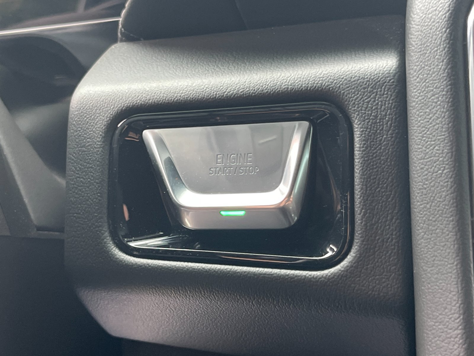 Used 2026 GMC Yukon XL Denali AWD/4WD image 24
