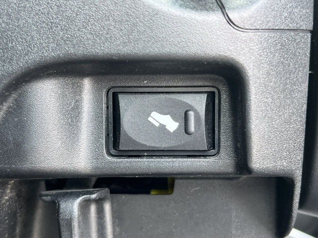 Used 2025 RAM 3500 Laramie AWD/4WD image 25