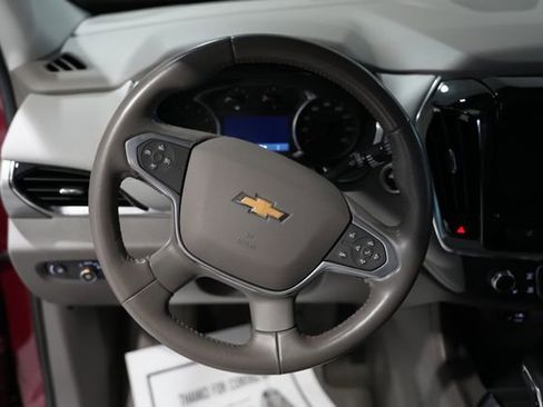 Used 2021 Chevrolet Traverse LT w/ LT Premium Package image 18