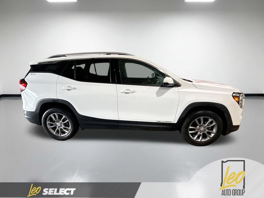 Used 2024 GMC Terrain SLT w/ LPO, Floor Liner Package AWD/4WD image 6