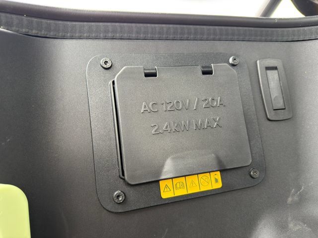 Used 2024 Ford F150 Lightning Lariat AWD/4WD image 15