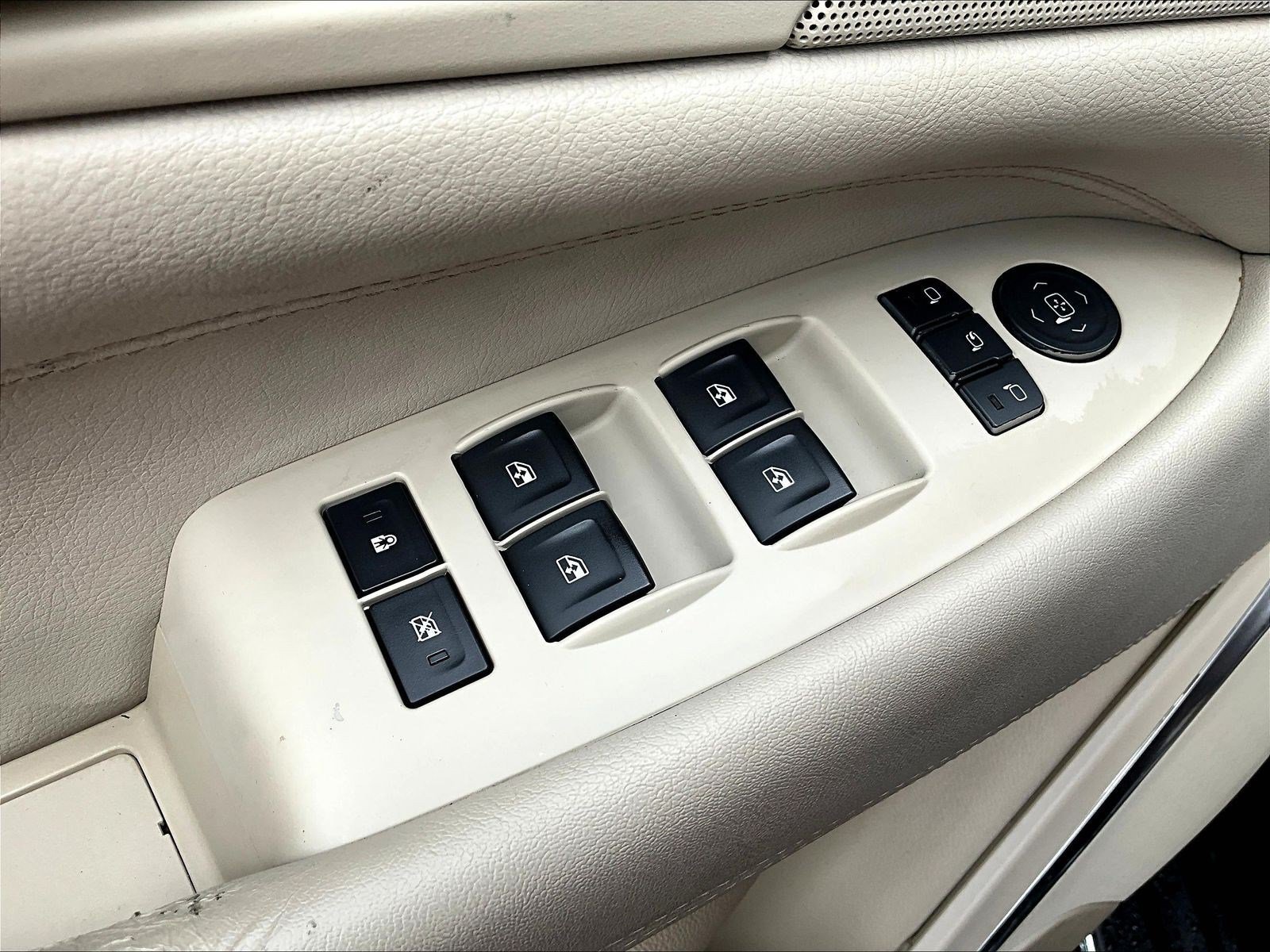 Used 2015 Cadillac Escalade Luxury RWD image 37