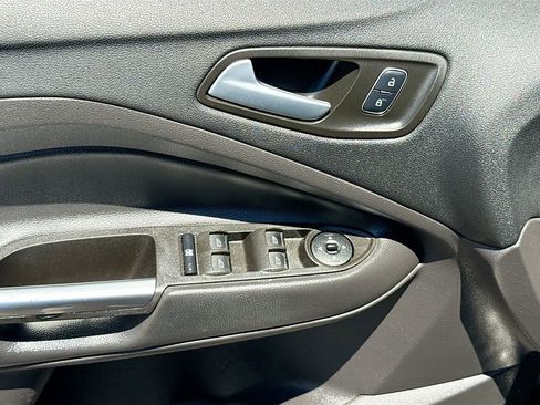 Used 2018 Ford Escape SE FWD image 18