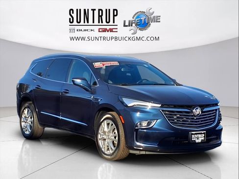 Used 2023 Buick Enclave Essence w/ Experience Buick Package image 1
