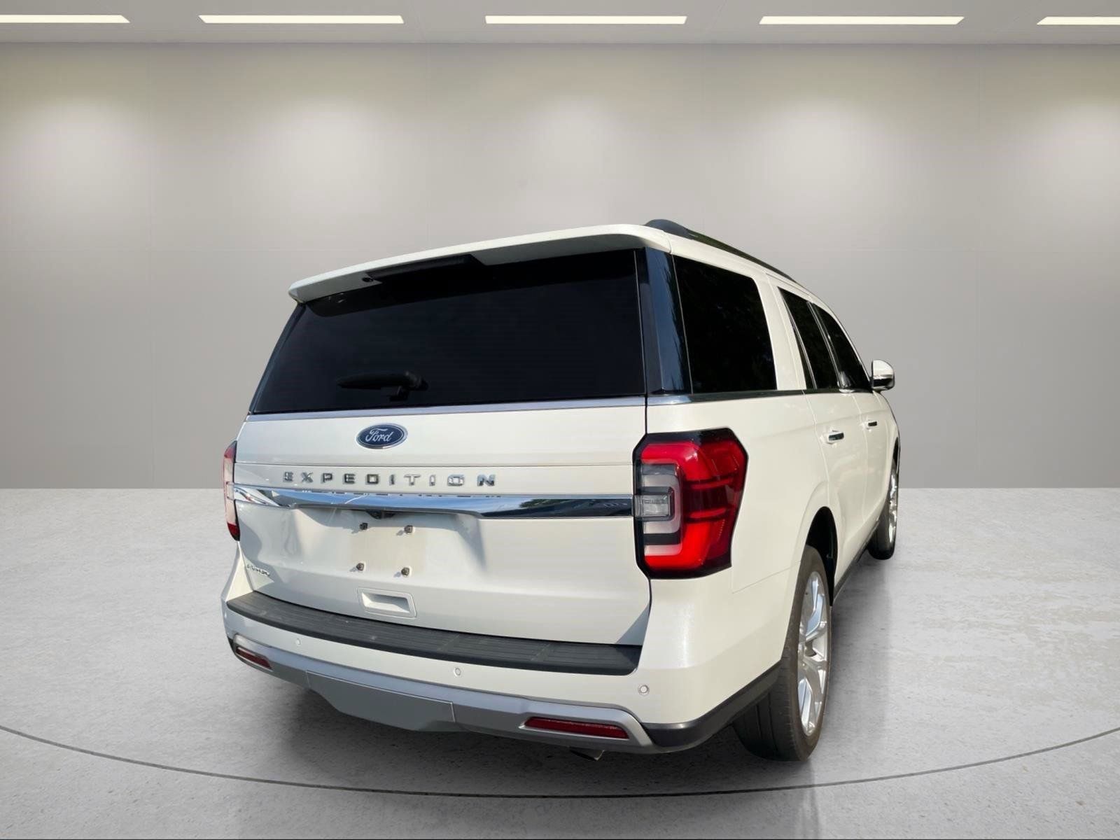 Used 2024 Ford Expedition Limited RWD image 9