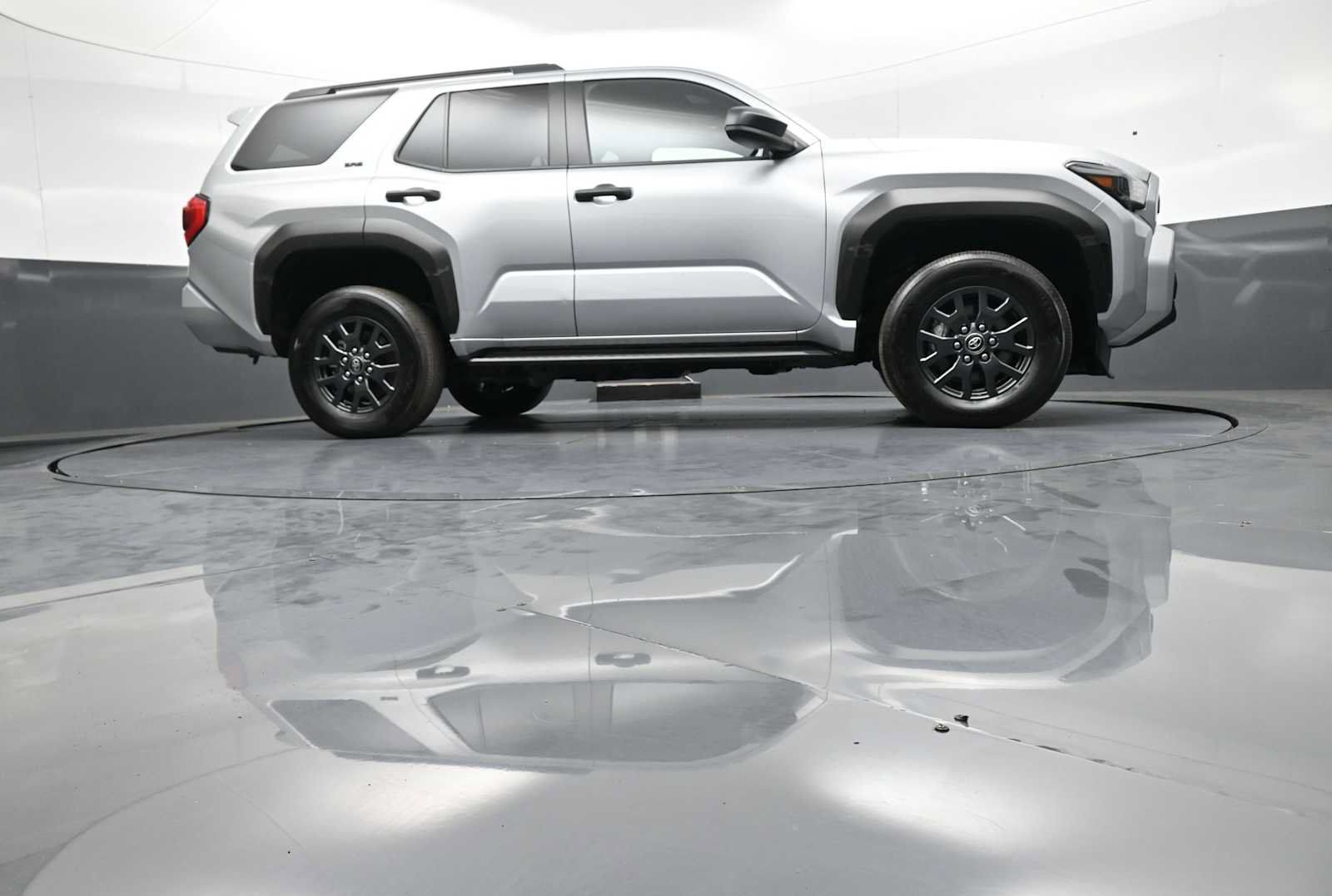 Used 2025 Toyota 4Runner SR5 AWD/4WD image 29