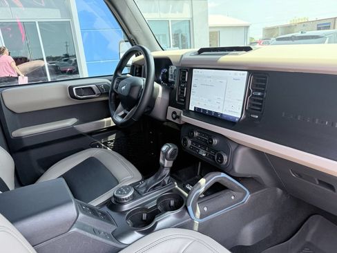 Used 2022 Ford Bronco Wildtrak AWD/4WD image 12