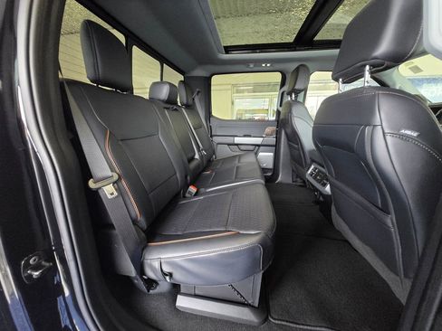 Used 2025 Ford F250 Lariat w/ Chrome Package image 24