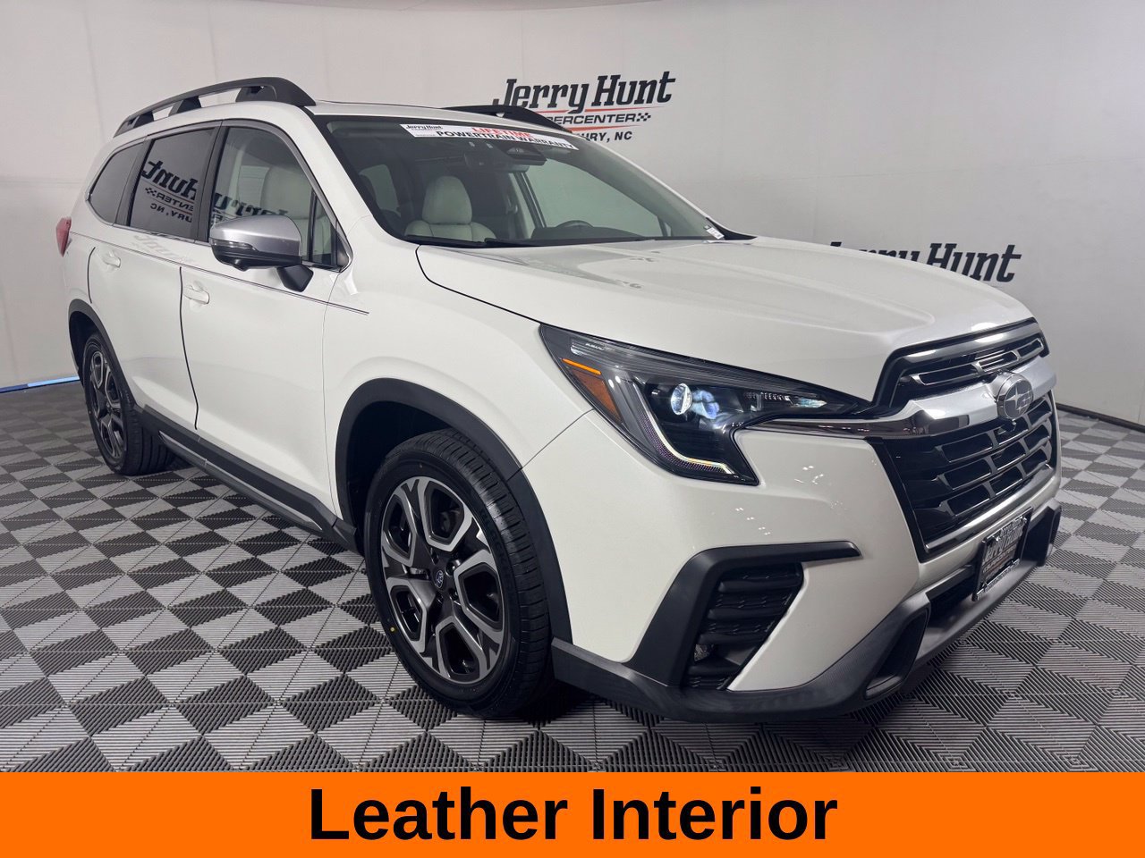 Used 2023 Subaru Ascent Limited w/ Technology Package AWD/4WD image 6