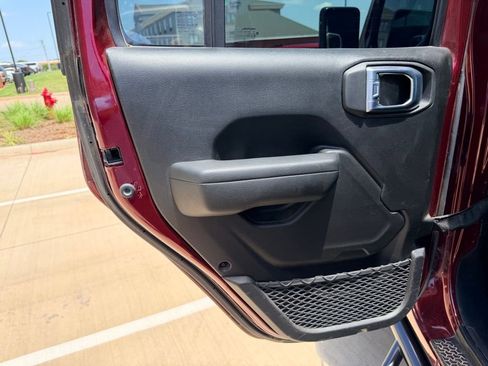 Used 2022 Jeep Gladiator Sport AWD/4WD image 18