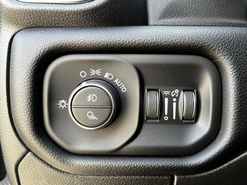 Used 2022 RAM 1500 Laramie w/ Sport Appearance Package image 21