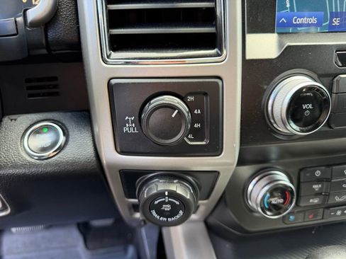 Used 2020 Ford F150 Lariat w/ Equipment Group 502A Luxury AWD/4WD image 24