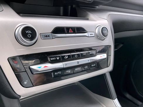 Used 2023 Ford Explorer XLT w/ Equipment Group 202A image 34