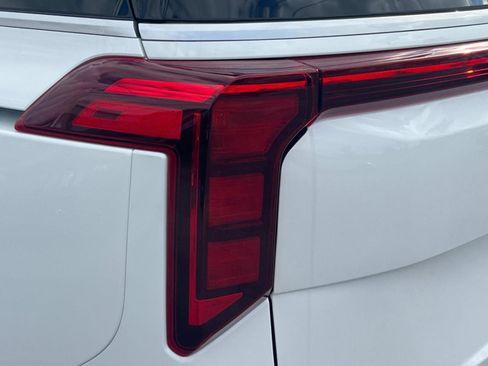 New 2026 Kia Carnival EX FWD image 10
