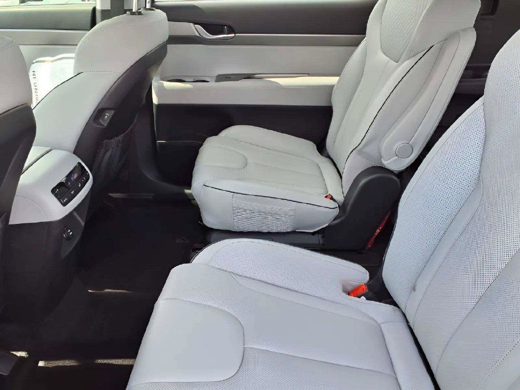Used 2023 Hyundai Palisade SEL AWD/4WD image 19