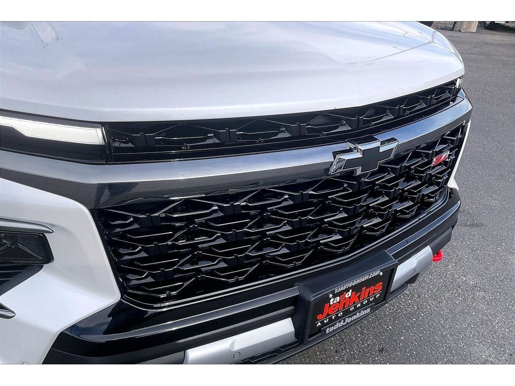 Used 2024 Chevrolet Traverse Z71 w/ Enhanced Driving Package AWD/4WD image 32