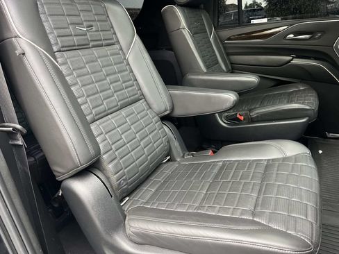 Used 2021 Cadillac Escalade ESV Sport Platinum AWD/4WD image 29