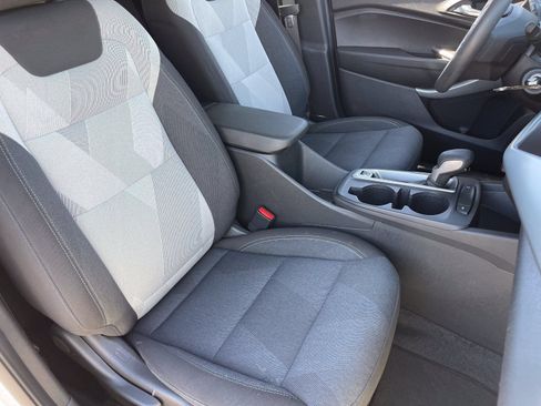 Used 2025 Chevrolet Trax LS FWD image 11