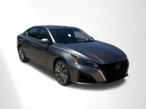 Used 2023 Nissan Altima 2.5 SL AWD/4WD image 1