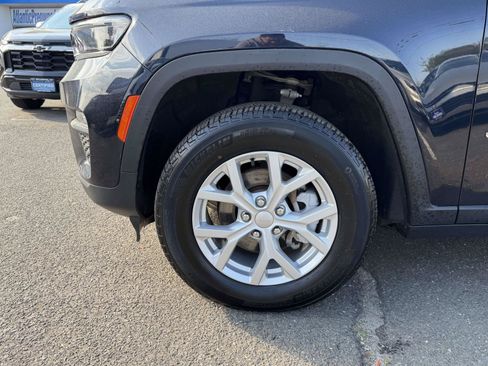 Used 2023 Jeep Grand Cherokee Limited AWD/4WD image 9