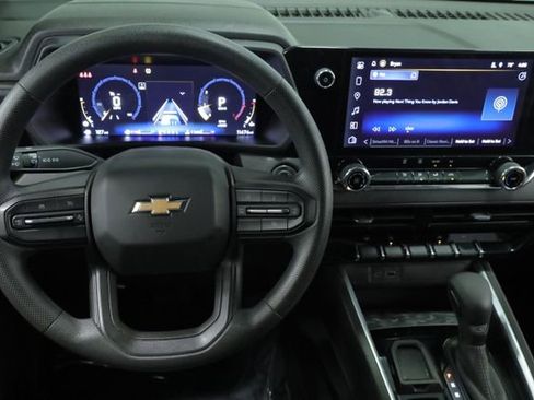 Used 2025 Chevrolet Colorado W/T w/ WT Custom Package image 12