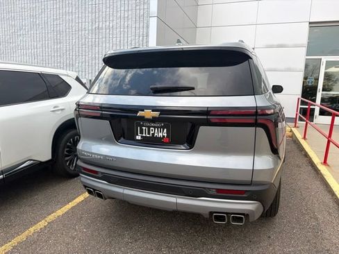 Used 2025 Chevrolet Traverse LT AWD/4WD image 5