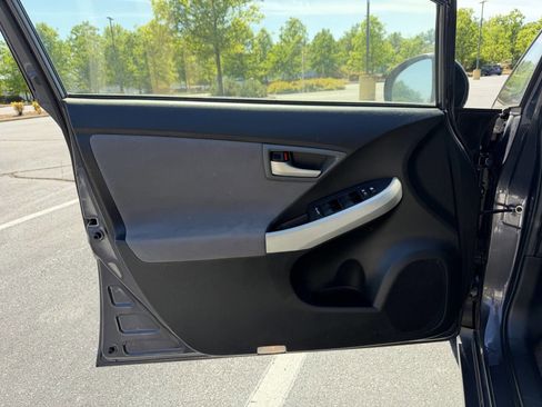 Used 2014 Toyota Prius Two FWD image 11