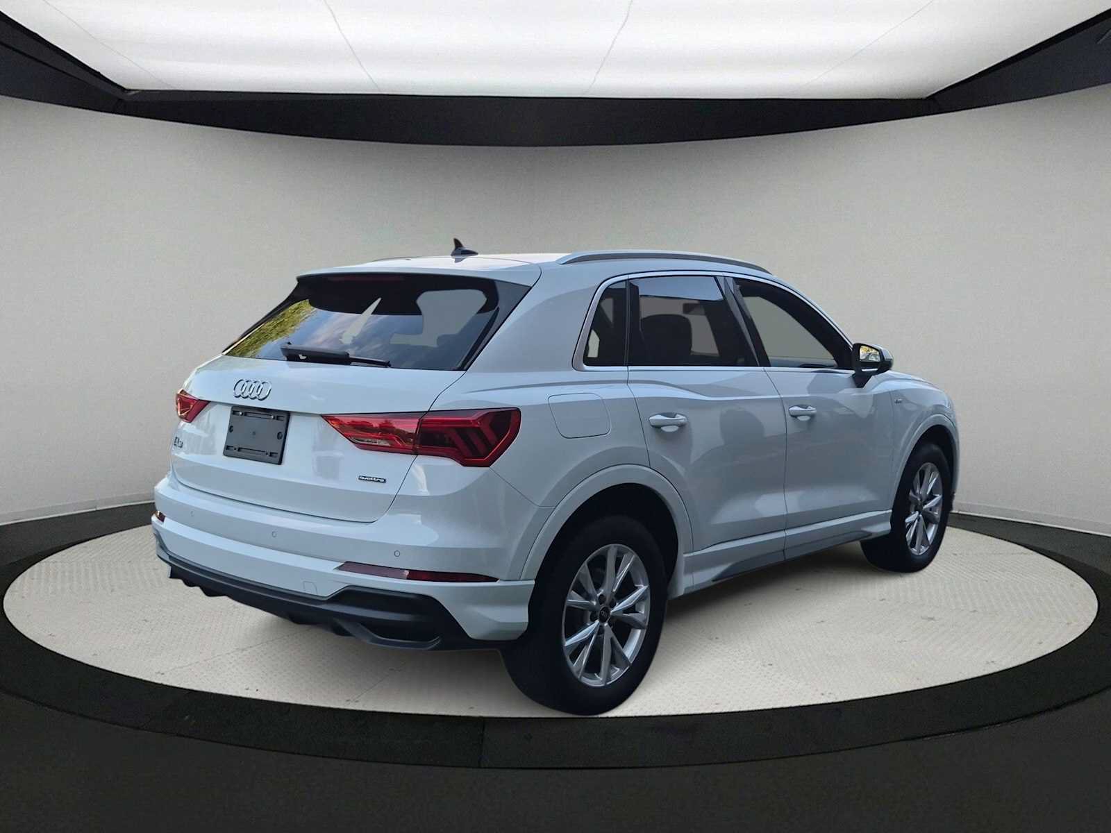 Used 2023 Audi Q3 2.0T Premium w/ Convenience Package AWD/4WD image 8