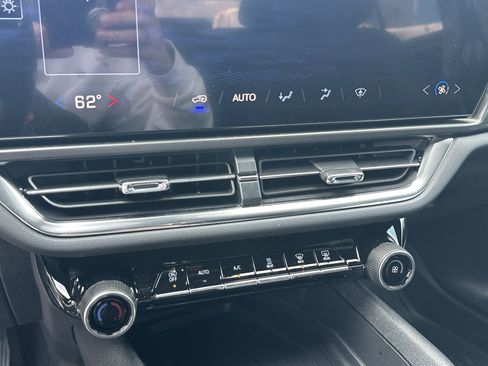 Certified 2026 Chevrolet Equinox EV LT image 24