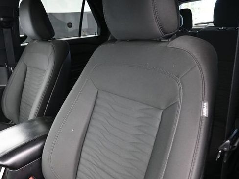 Used 2020 Ford Explorer XLT AWD/4WD image 18