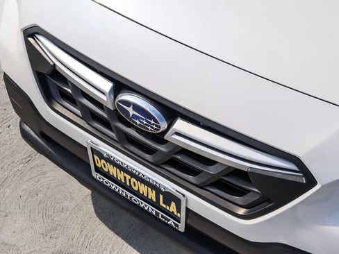 Used 2021 Subaru Crosstrek 2.0i Premium image 8