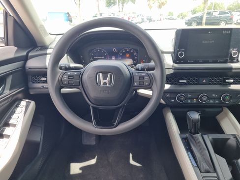 Used 2023 Honda Accord EX image 17