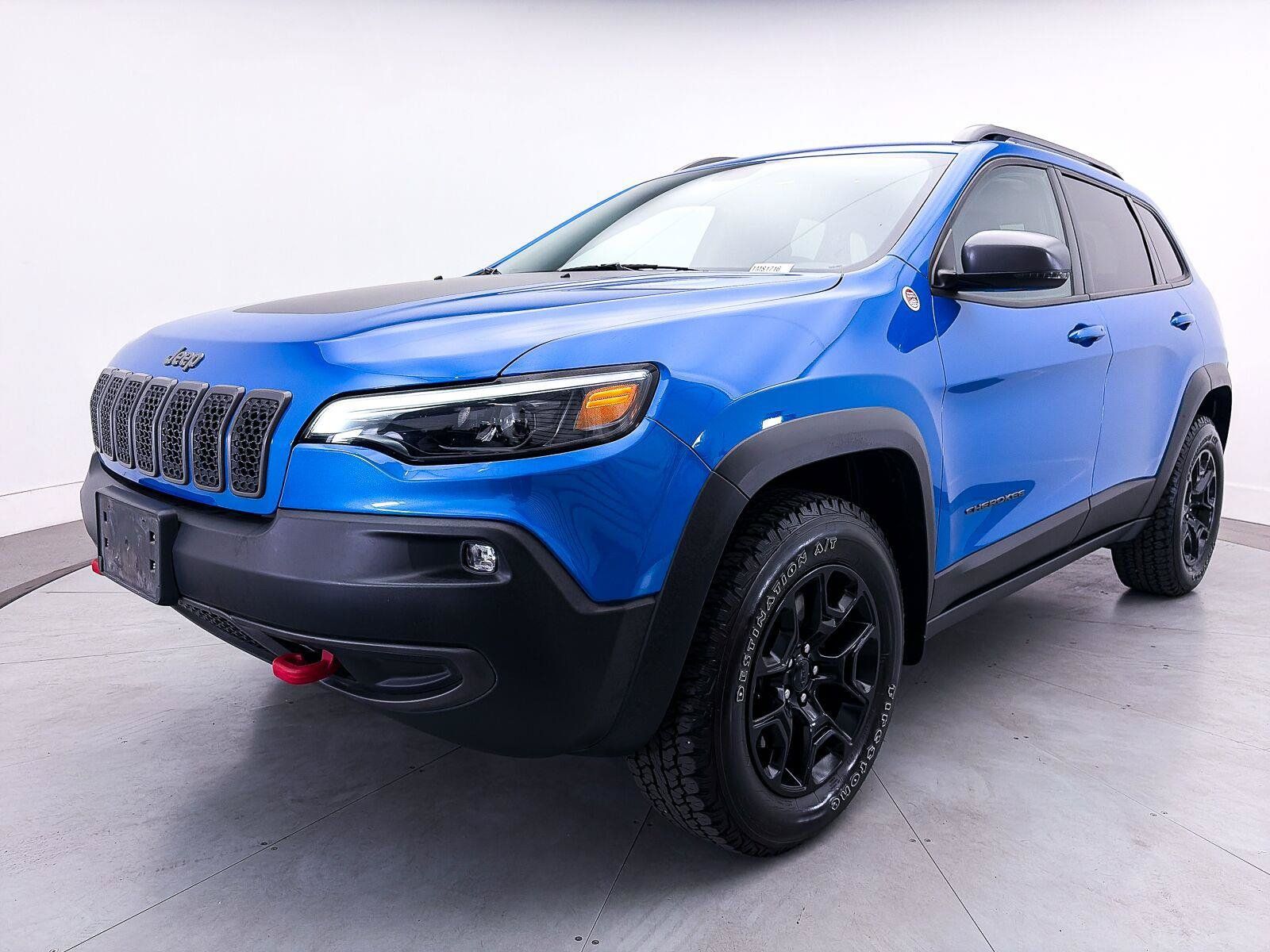 Used 2019 Jeep Cherokee Trailhawk w/ Cold Weather Group AWD/4WD image 12