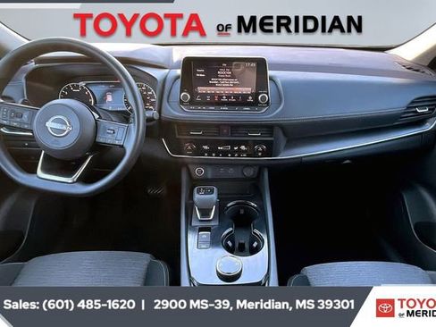 Used 2023 Nissan Rogue SV image 13