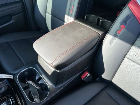 Used 2024 GMC Canyon AT4X w/ AT4X AEV Edition image 21