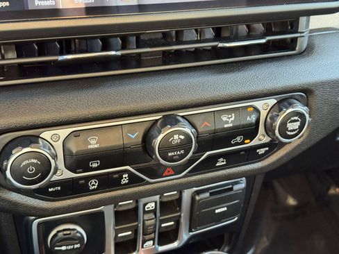 Certified 2025 Jeep Wrangler Unlimited Sport AWD/4WD image 15