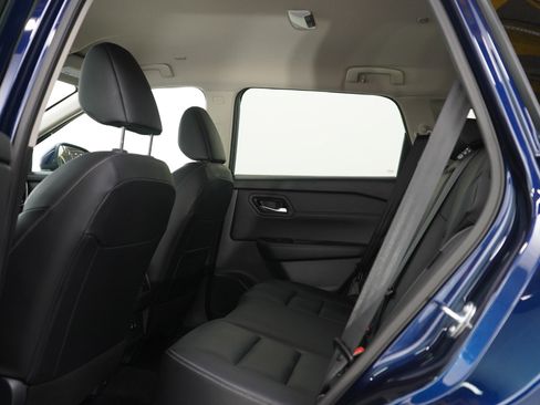 Used 2026 Nissan Rogue SL AWD/4WD image 19