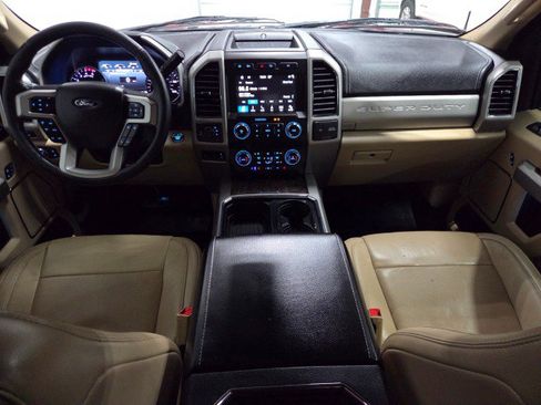 Used 2019 Ford F250 Lariat w/ Lariat Ultimate Package AWD/4WD image 7