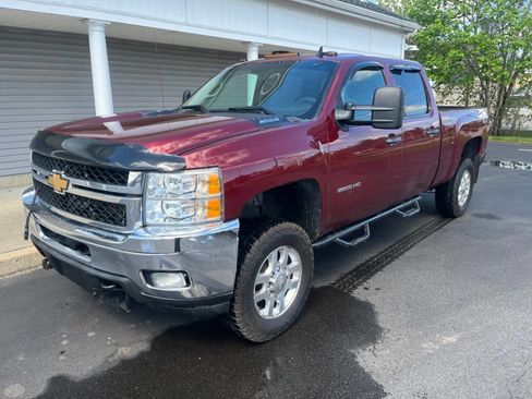 Used 2013 Chevrolet Silverado 2500 LT w/ Interior Plus Package AWD/4WD image 4