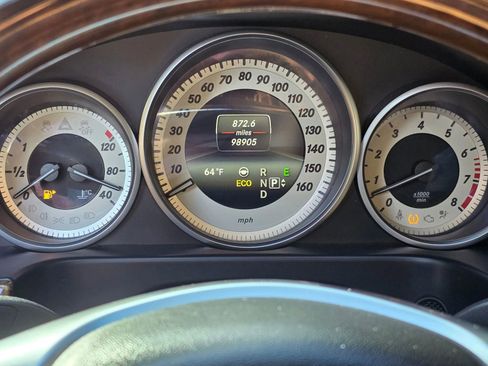 Used 2014 Mercedes-Benz E 550 4MATIC Sedan image 22