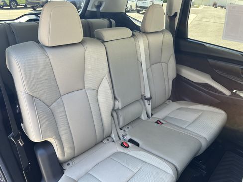 Certified 2023 Subaru Ascent Premium w/ Convenience Package AWD/4WD image 21