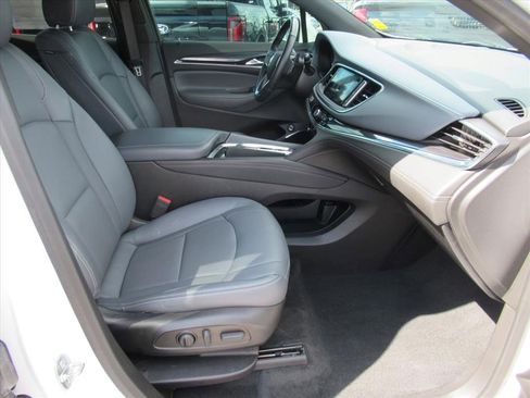 Certified 2023 Buick Enclave Essence image 9