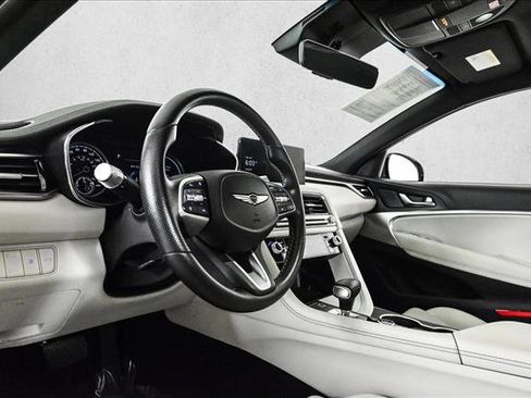 Used 2025 Genesis G70 2.5T image 10