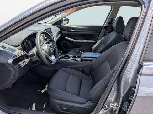 Used 2024 Nissan Altima 2.5 SV FWD image 18