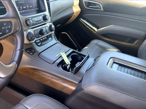 Used 2020 GMC Yukon Denali w/ Denali Premium Package AWD/4WD image 15